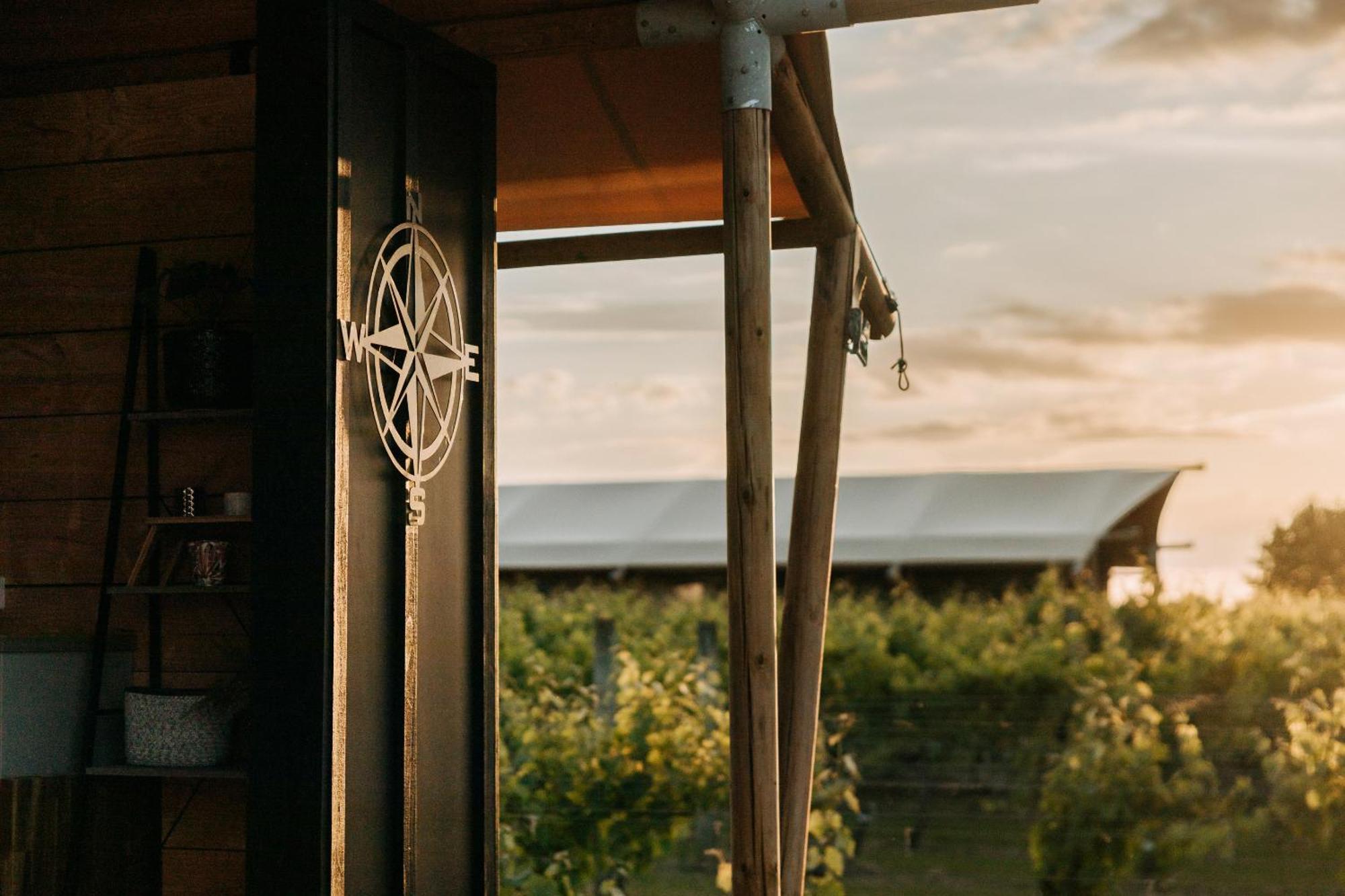 Villas & Vines Glamping ヘイスティングズ エクステリア 写真