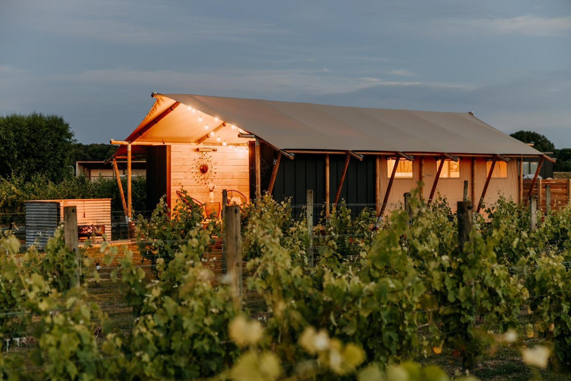 Villas & Vines Glamping ヘイスティングズ エクステリア 写真